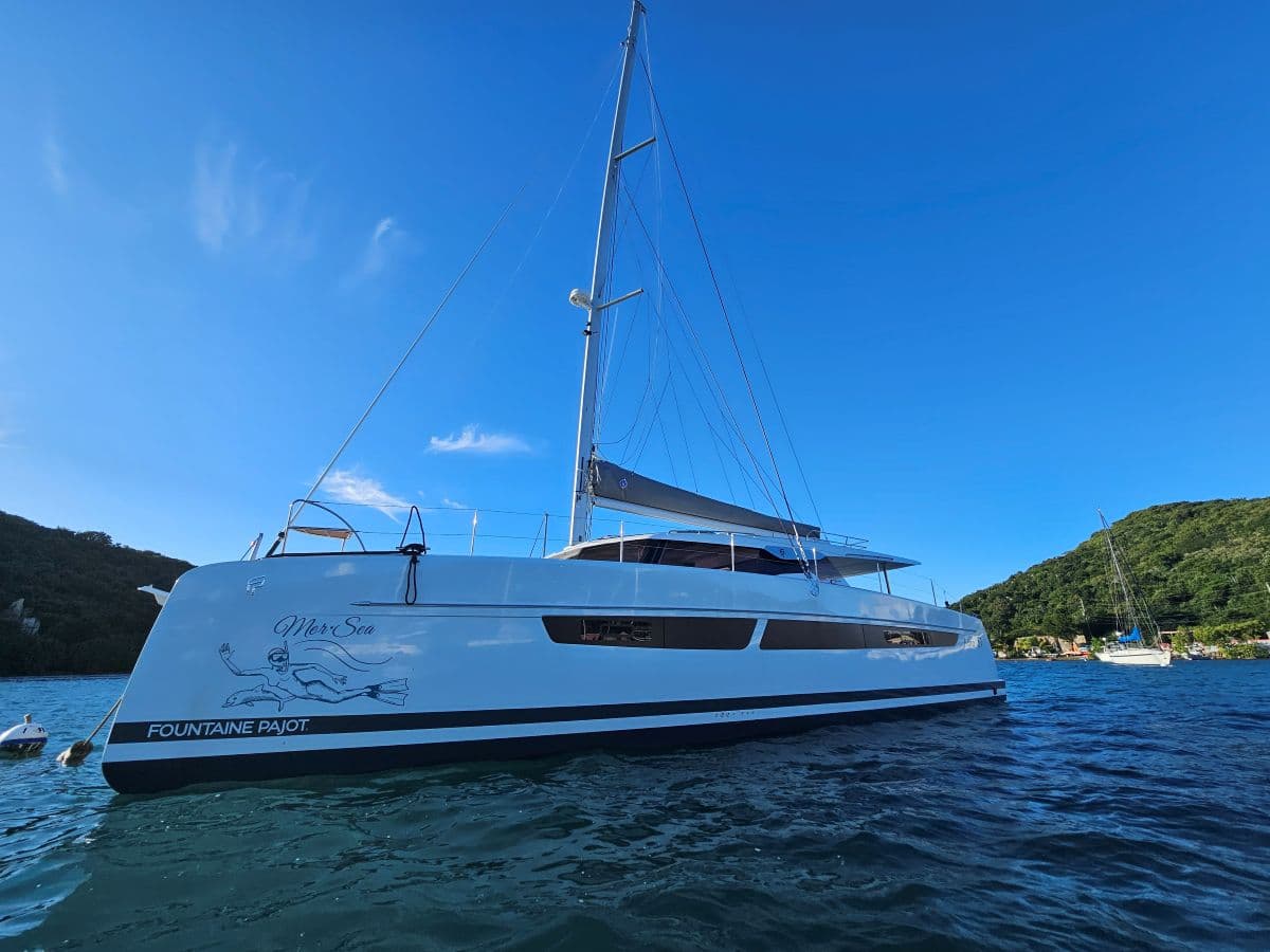 aura 51 mer sea usvi hero exterior
