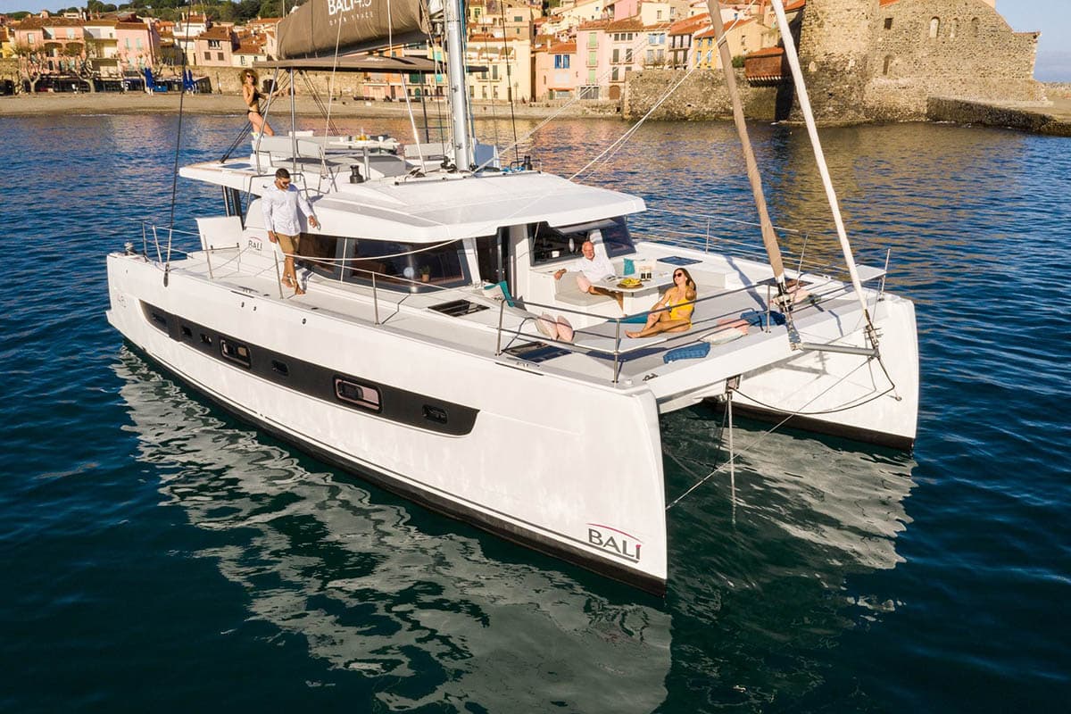 bali 46 moonshine exumas hero exterior