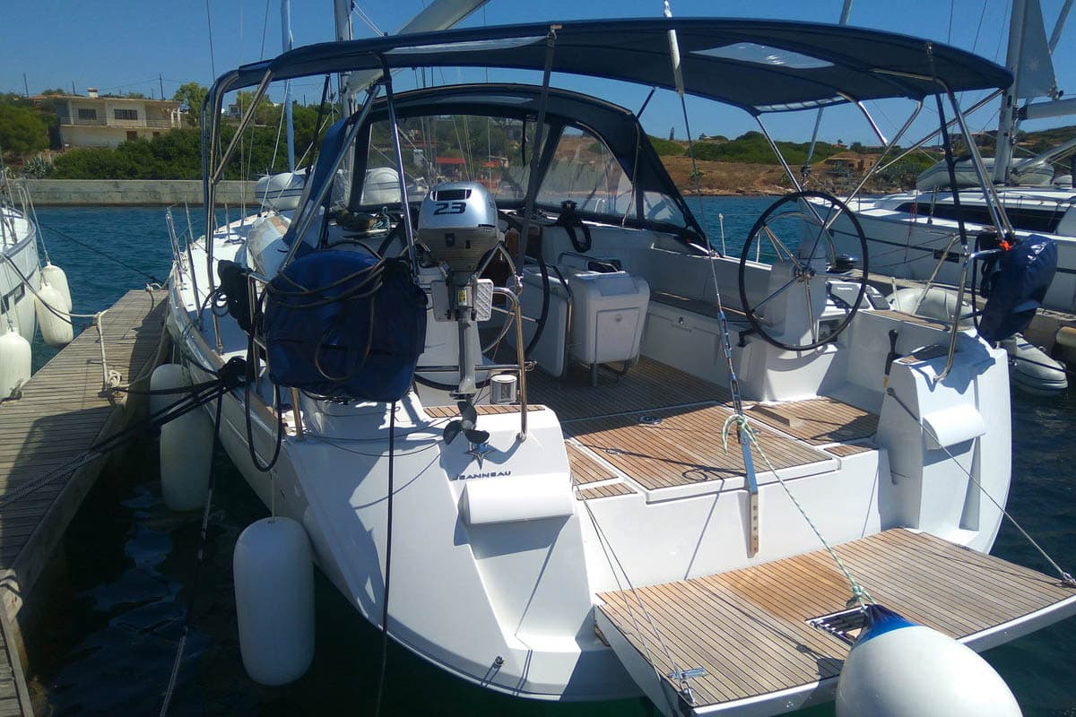 sun odyssey 519 belle epoque greece hero exterior
