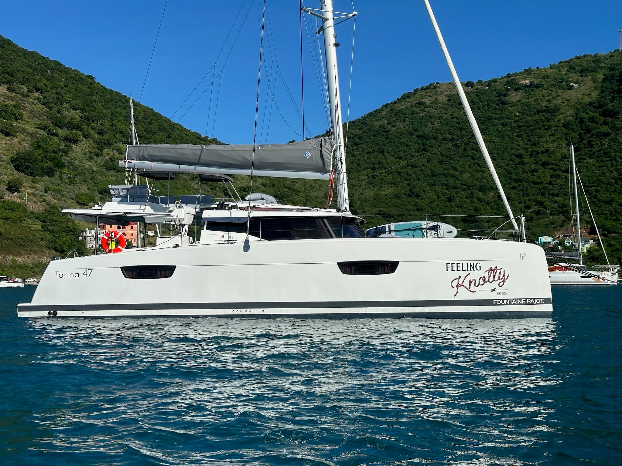usvi feeling knotty hero exterior